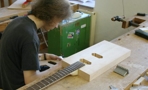 Workshop - stavba kytar a houslí